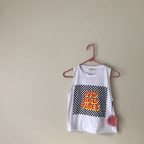 NO BAD VIBES CROP TOP - Picture 3 of 7